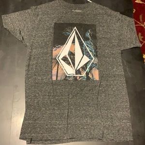 Men’s medium volcom t shirt